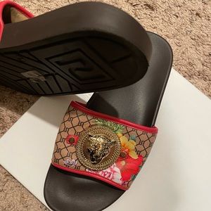 Women sliders/ slippers. Brown and colors. Gold accessories